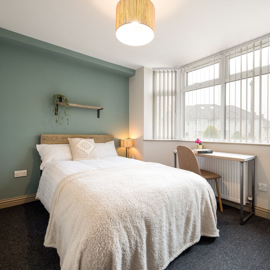 OX Living is proud to present this high-quality 7-bedroom co-living property, perfect for working professionals looking for stylish, stress-free living. - Photo 1