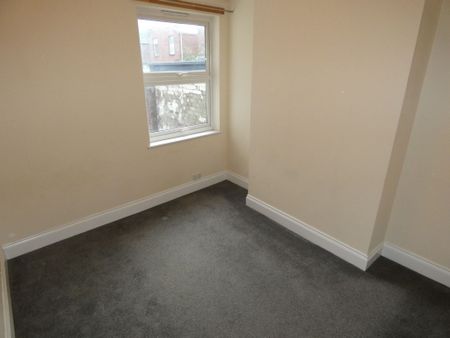 3 bed Terraced - To Let - Photo 3