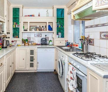 4 bedroom terraced house to rent - Photo 2