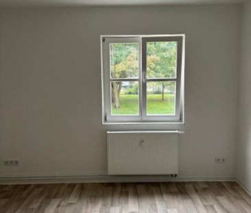 Gemütlich und grün: 2-Zimmer-Wohnung mit Badewanne - Photo 1
