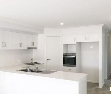 Great Lowset Modern Home - Photo 1