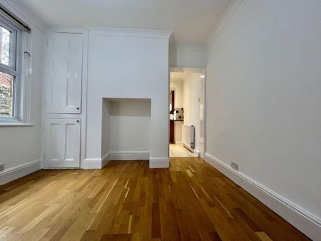 3 bedroom end of terrace house to rent - Photo 4