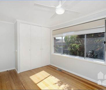 IDEAL LOCATION! - Photo 6