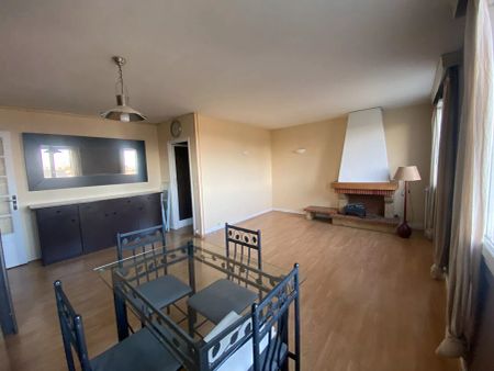 Appartement Corbeil Essonnes 4 pièce(s) 68.11 m2 - Photo 2