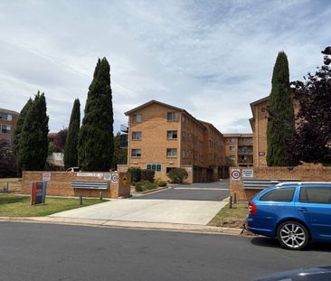 Affordable 1-Bed Apartment with Parking — Close to Everything! - Photo 5