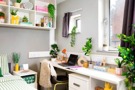 Medium High Double Ensuite - Photo 5