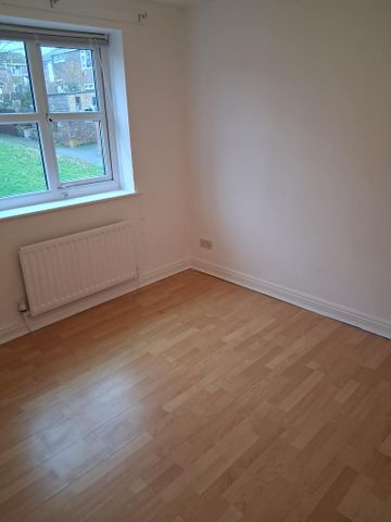2 bedroom end of terrace house to rent - Photo 4