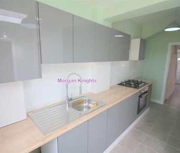 Stokes Road, East Ham, E6 - Photo 6