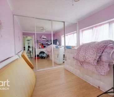 4 bedroom semi-detached house to rent - Photo 3