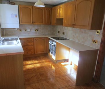 3 bedroom semi-detached house to rent - Photo 6