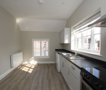 3 Bedroom Flat , Chester - Photo 5
