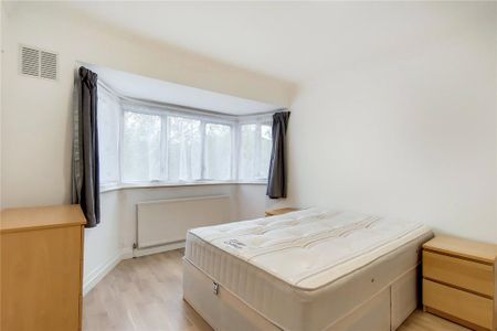 4 bedroom detached house to rent - Photo 4