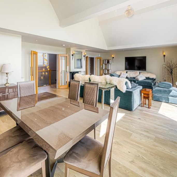 6 bedroom detached house to rent - Photo 1