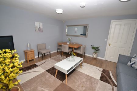 2 bed Ground Floor Flat for Rent - Photo 5