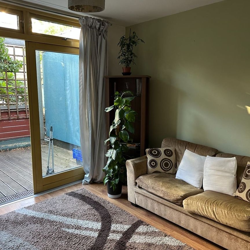 1 Bed Flat, Schoolbank Road, SE10 - Photo 1