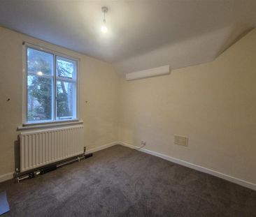 2 bedroom semi-detached house to rent - Photo 5