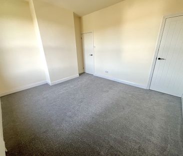 Aberford Road, Wakefield, Stanley - Photo 1