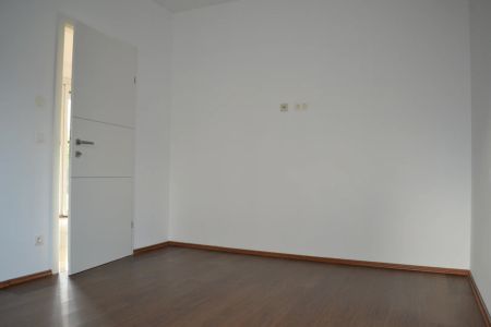 ATEMBERAUBENDER GARTEN - ZENTRAL BEGEHBARE ZIMMER - KÜCHE - SOFORT VERFÜGBAR! - Photo 2