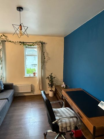 1 Bed Flat, Redcatch Road, BS3 - Photo 2