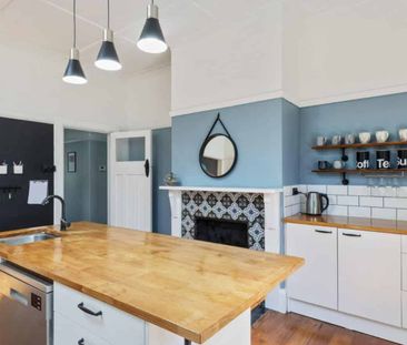 Spacious home close to town - Photo 3