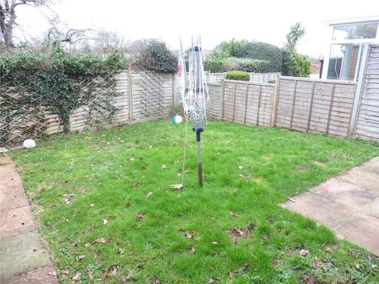 2 bedroom bungalow to rent - Photo 1