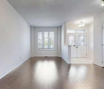 For Lease - 5 Blazing Star Street, East Gwillimbury, Ontario - Photo 4