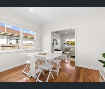 Charming Character with a Modern Touch - Photo 5