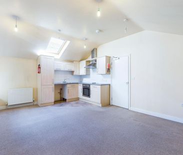 3 bedroom flat to rent - Photo 2