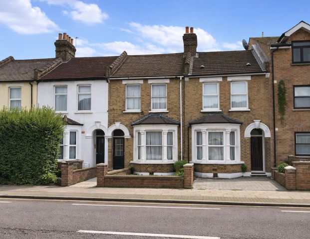 Nags Head Road, Enfield EN3, London - Photo 1