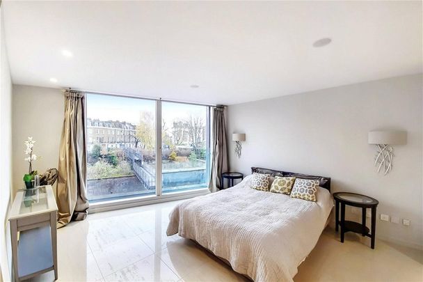 2 bedroom flat in Regents Park - Photo 1