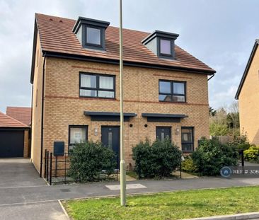 4 bedroom semi-detached house to rent - Photo 4