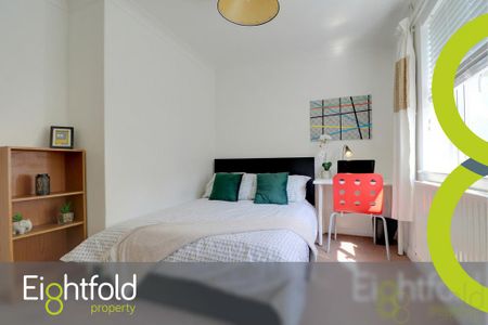 4 bedroom terraced house to rent - Photo 3