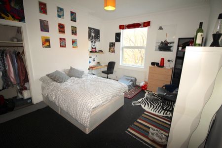 8 Bed - 20 Hyde Park Terrace, Hyde Park, Leeds - LS6 1BJ - Student - Photo 4