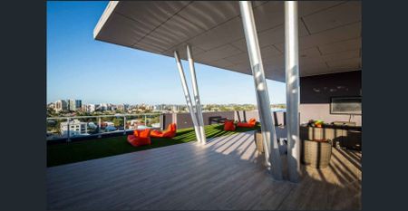 Spacious Living, Gourmet Kitchen AND Roof Deck entertainment area - Photo 3