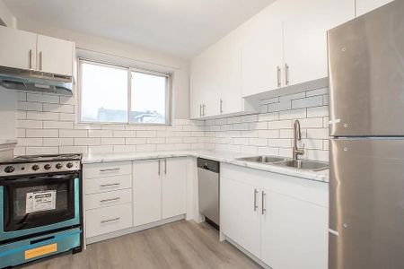 For Lease - 5 Napier Street, St. Catharines, Ontario - Photo 4