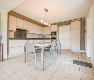 Halfopen eengezinswoning met 3 slaapkamers & aangename tuin - Photo 3