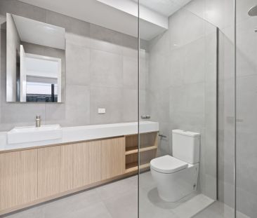 BRAND NEW MODERN REVERSE LIVING TOWNHOUSE - Photo 5