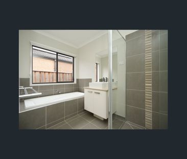 4 Bedroom Family House! - Photo 6