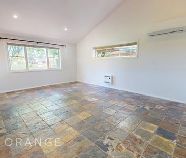 SPACIOUS FAMILY HOME - Photo 2