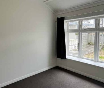 3 Bedroom Family Home, 74 Daniell Street, Newtown - Photo 2