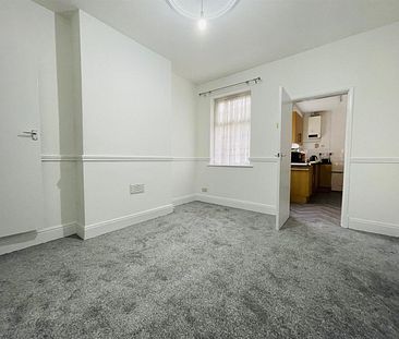 2 Bed House - Photo 5