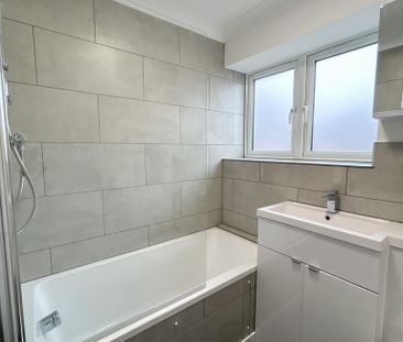 2 bedroom semi-detached bungalow to rent - Photo 3