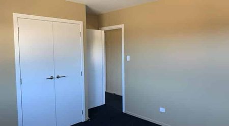 WESTPORT - 3 BEDROOM WITH APPLIANCES - Photo 5