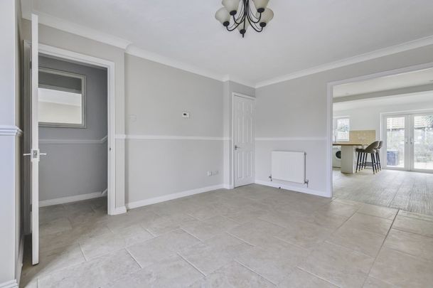 3 bedroom semi-detached house to rent - Photo 1