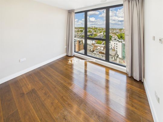 Finchley Road, NW3 6JG, London - Photo 1