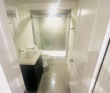 For Lease - 15 Dalecrest Road, Brampton, Ontario - Photo 3