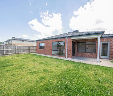 Beautiful Home located near "Club Delaray" Clyde North. **Under app... - Photo 2