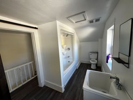 For Lease - 88 King Street, Kawartha Lakes, Ontario - Photo 5