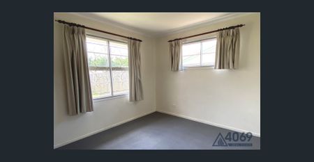 Charming 3-Bedroom Home in Quiet Fig Tree Pocket Cul-de-Sac - Photo 4