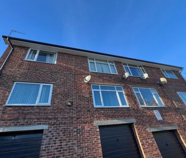 1 bedroom Flat To Let - Photo 2